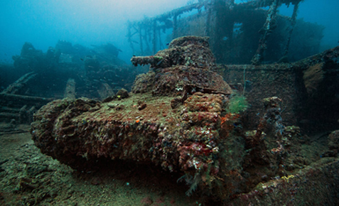 Los restos de la embarcaci&oacute;n Shinkoku Maru. | Adam Horwood